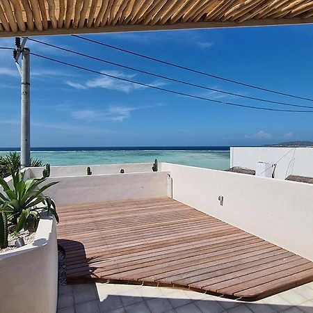 Shore Thing Gili Air Beachfront Apartment Luaran gambar