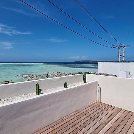 Shore Thing Gili Air Beachfront Apartment Luaran gambar