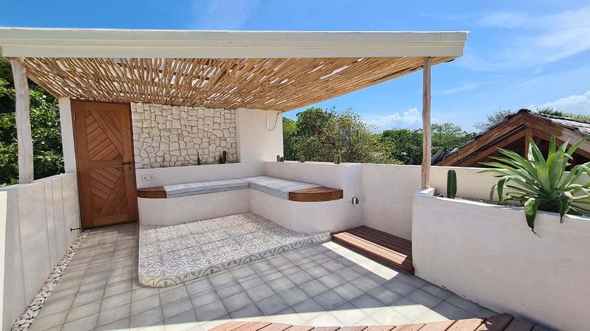 Shore Thing Gili Air Beachfront Apartment Luaran gambar